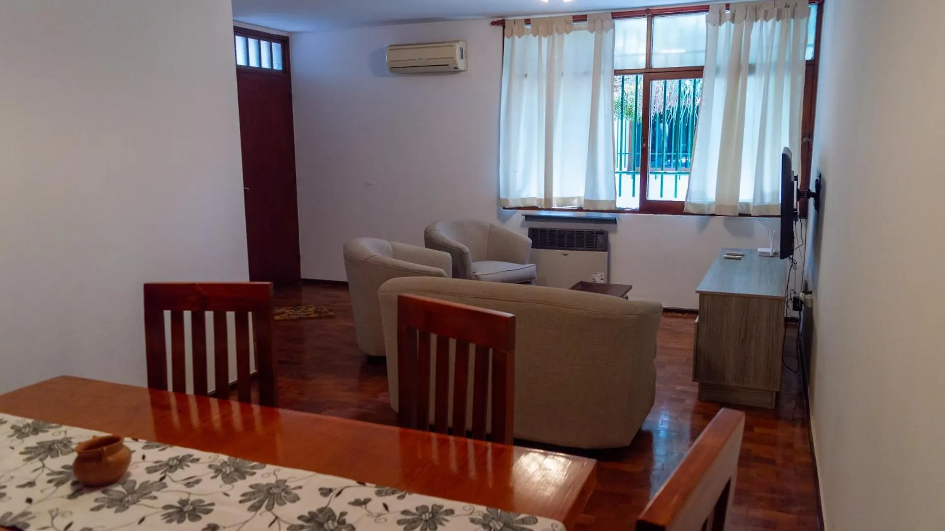Amplio Departamento Centrico Mendoza Apartment