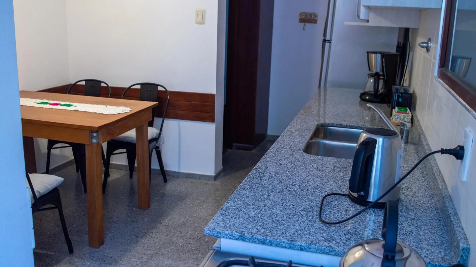 Amplio Departamento Centrico Mendoza Apartment