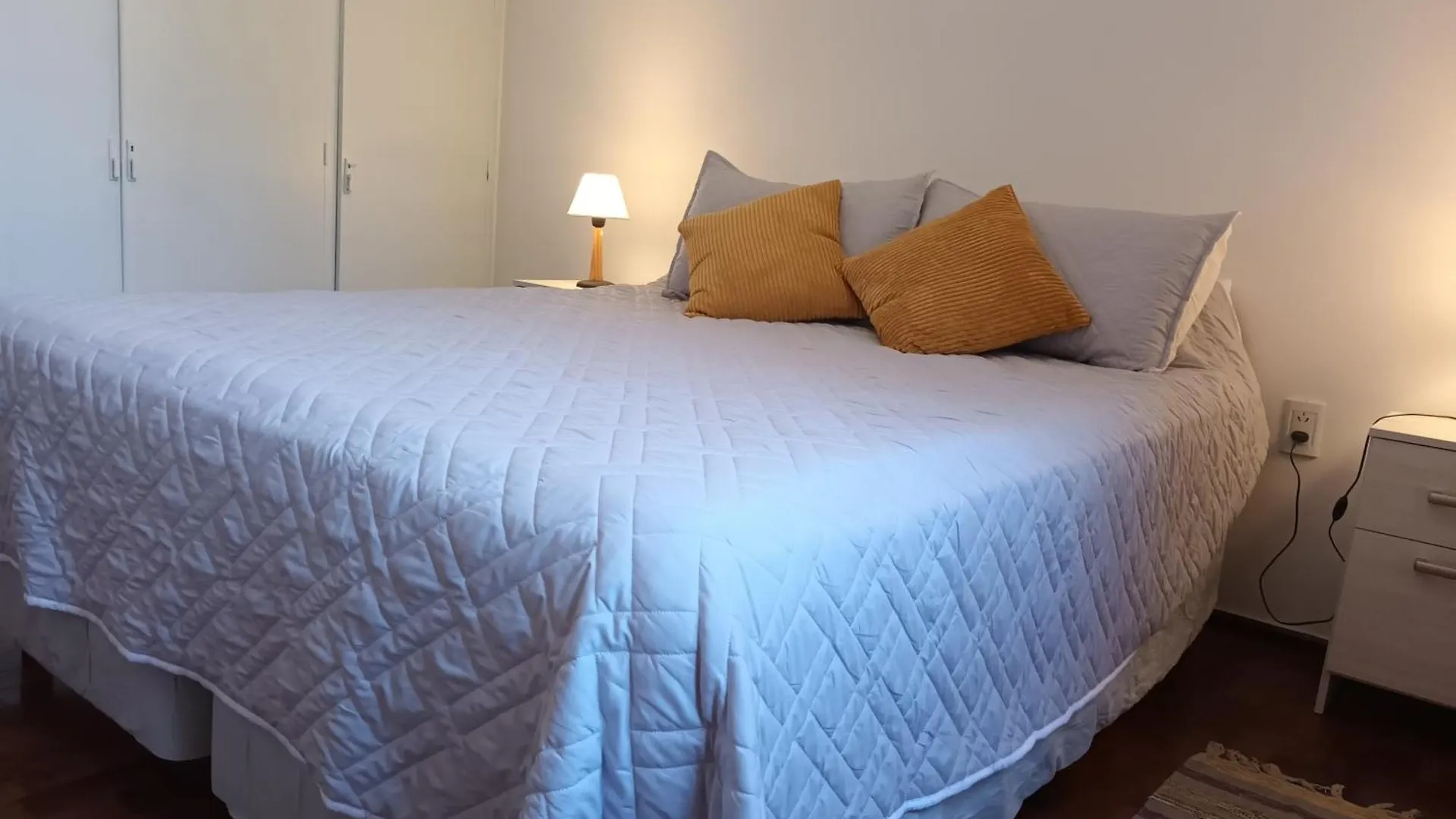 Amplio Departamento Centrico Mendoza Apartment